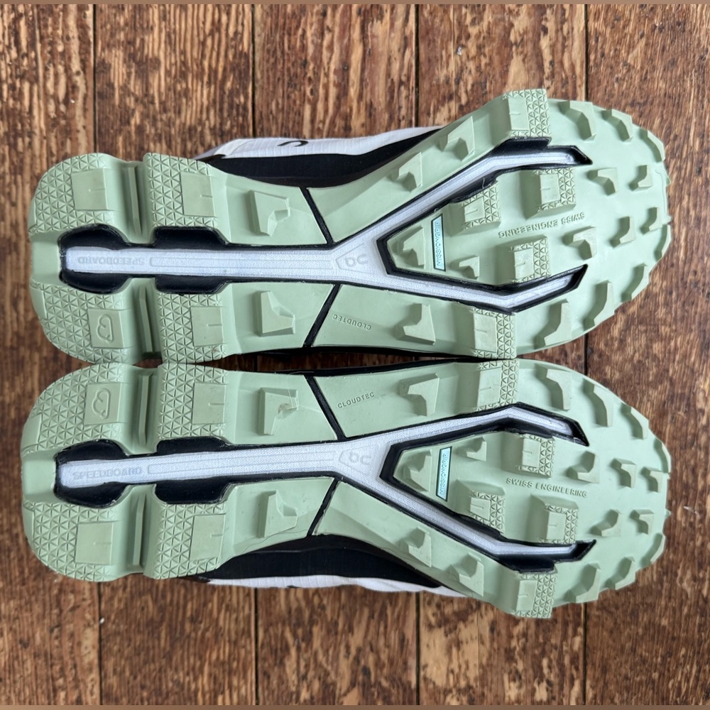 On Shoe Cloudventure Peak - Picture 2 of 4